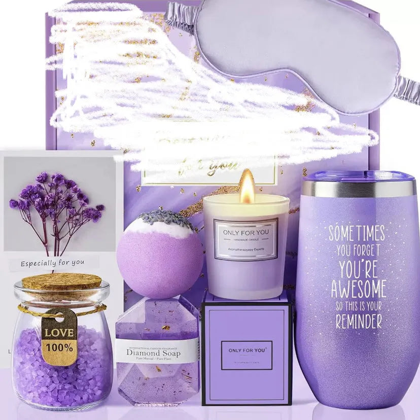 Soy wax aromatherapy candle bath gift set in a box with modern simplicity design.