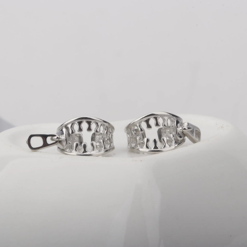 Copper geometric ear clip with zipper clip and simple line design in ES862 colour.