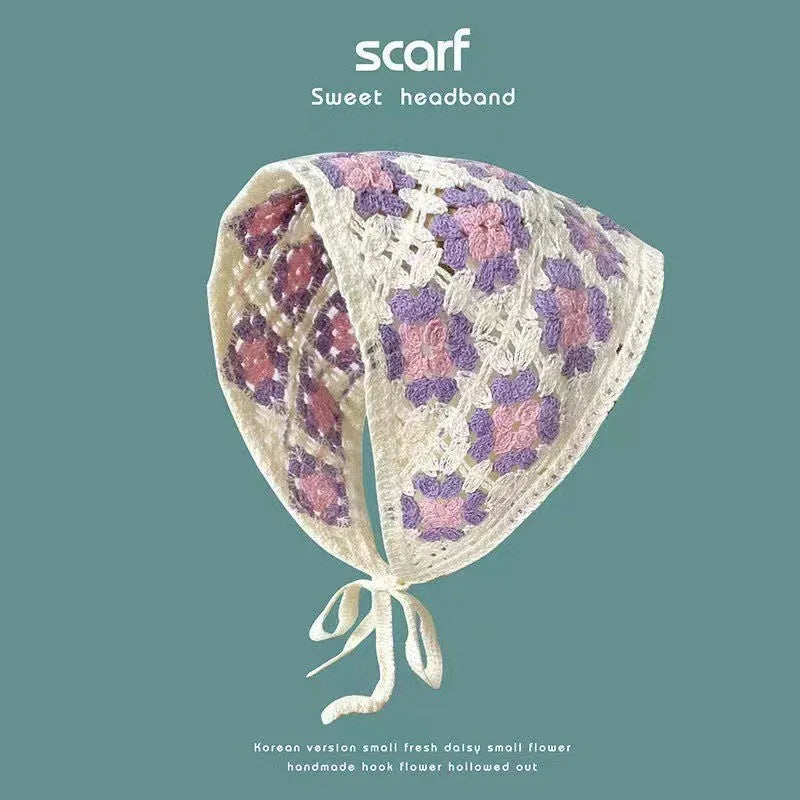 Cotton triangular headscarf with floral pattern in retro French style for women
