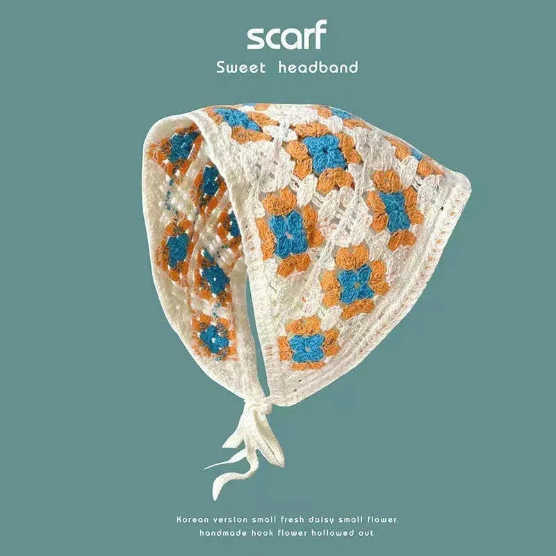 Cotton triangular headscarf with floral pattern in retro French style for women