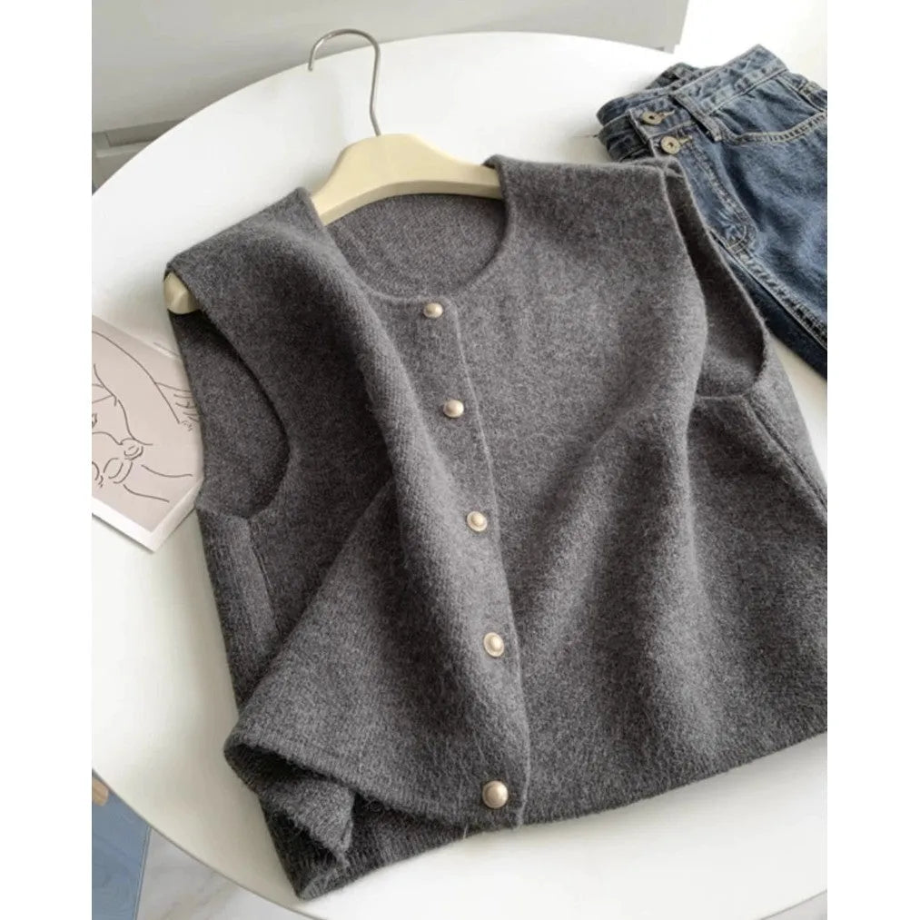 Half-sleeve polyester pullover in six colours including smoky grey and apricot for casual and commute wear