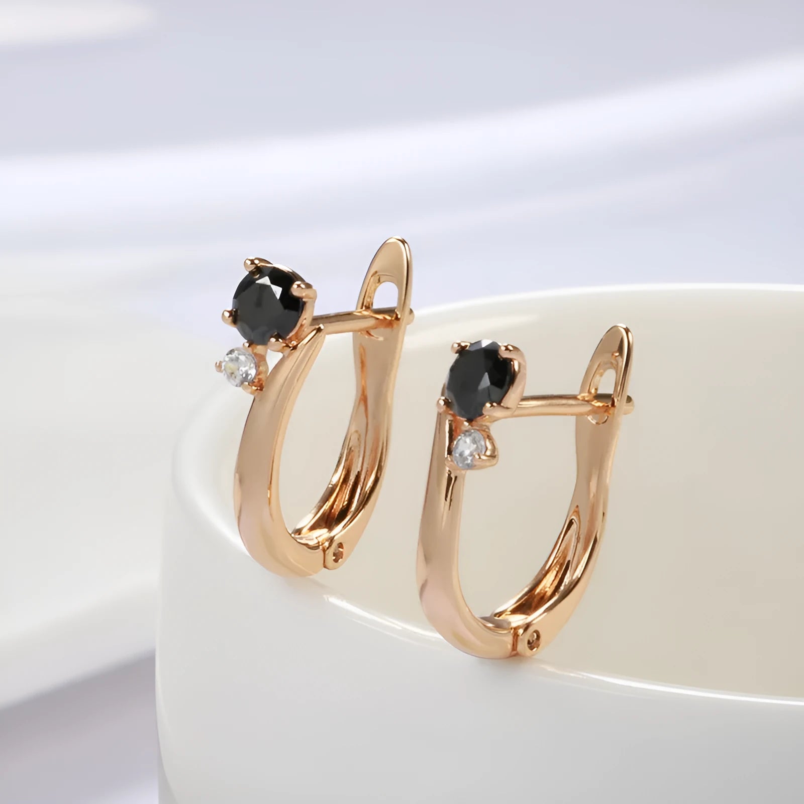 Gold-plated copper black agate earrings with drop-shaped retro geometric design
