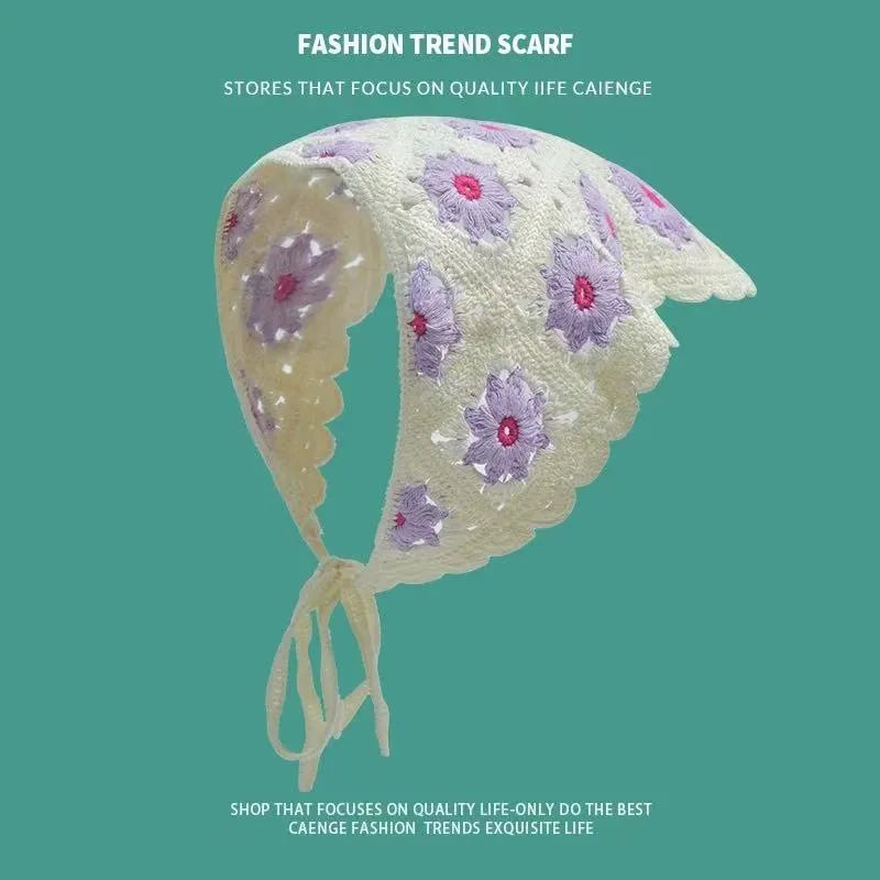 Cotton triangular headscarf with floral pattern in retro French style for women
