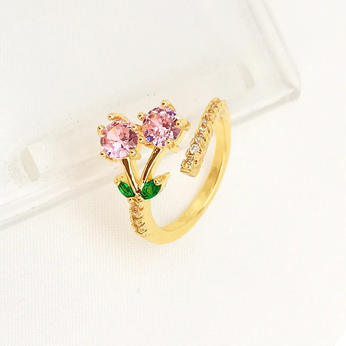 Gold-plated copper geometric open ring with zircon leaf design for women
