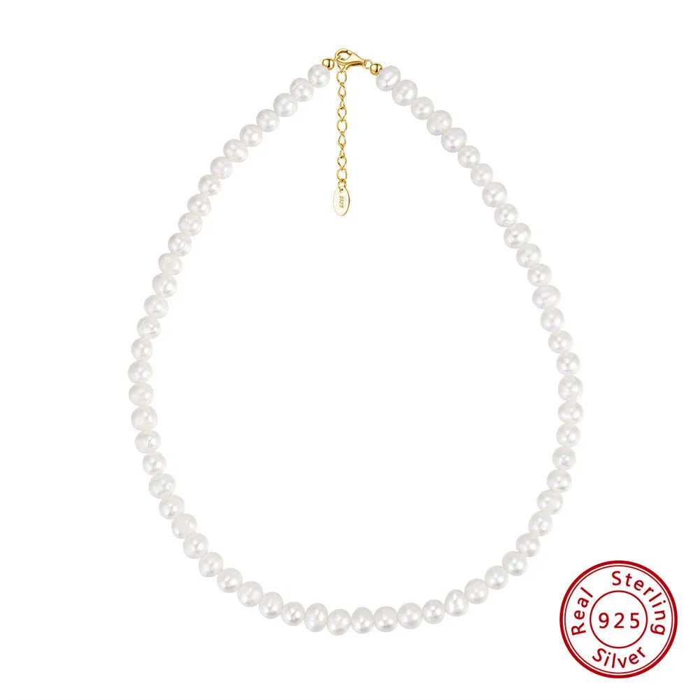 Women's adjustable freshwater pearl necklace in 925 silver with 6-7mm pearls on model