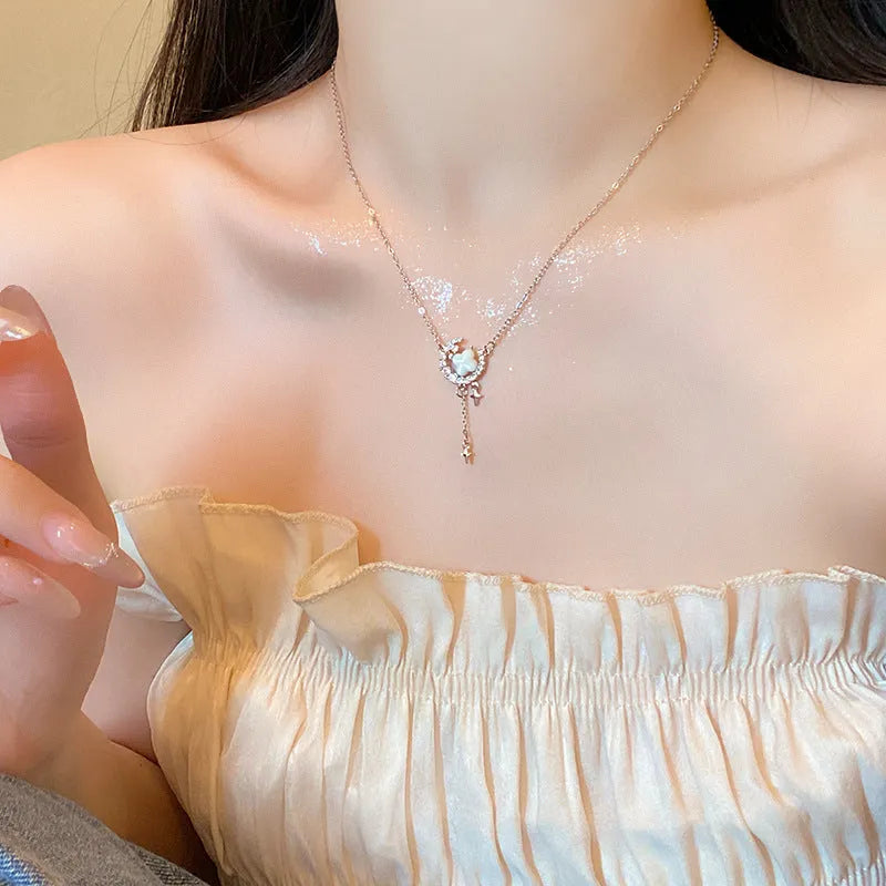 Women's star moon zirconium necklace with adjustable copper chain in gold or silver colour