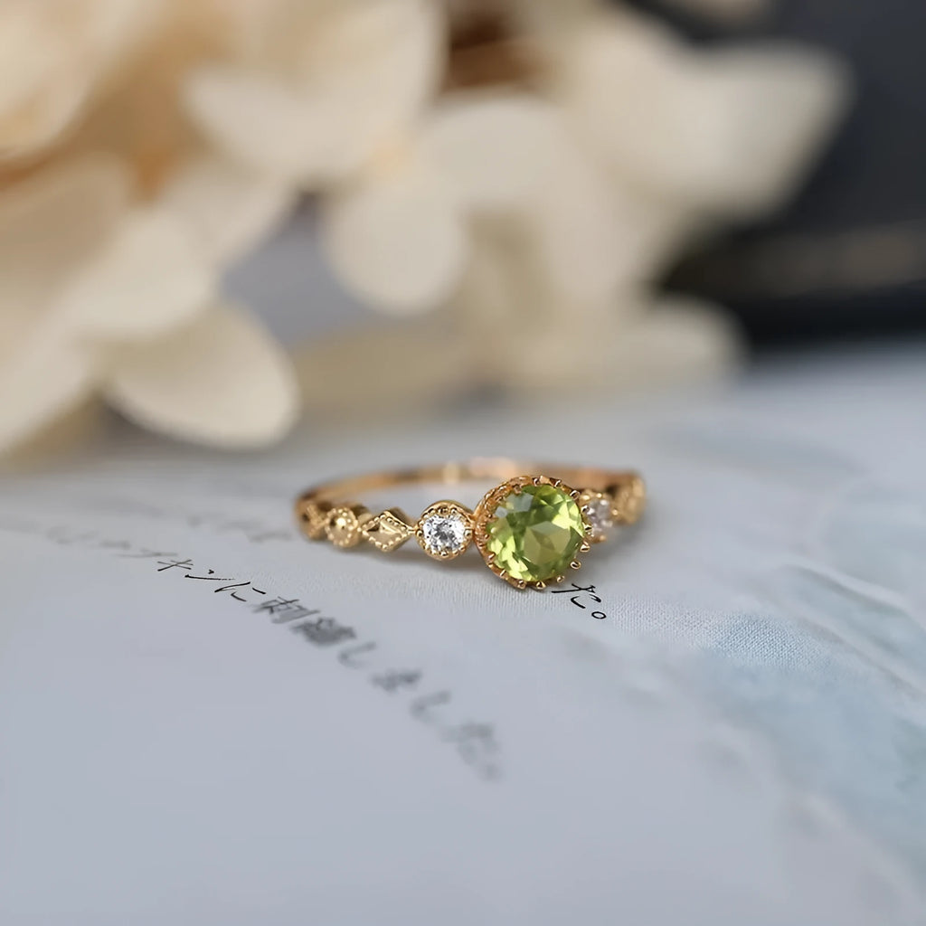 Copper geometric quadrilateral ring with imitation peridot, retro Japanese style, for women.