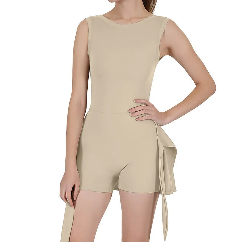 Women's sports skirt with back shaping design in nylon-spandex fabric available in multiple colours