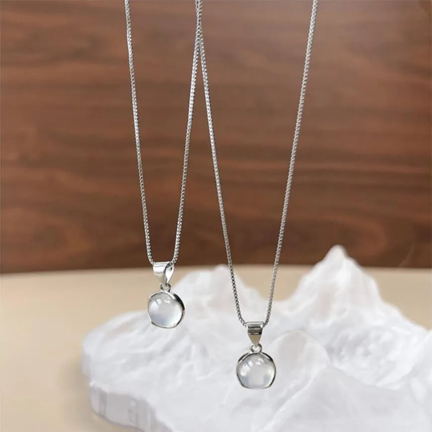 Women's oval geometric pendant necklace with artificial crystal on adjustable box chain