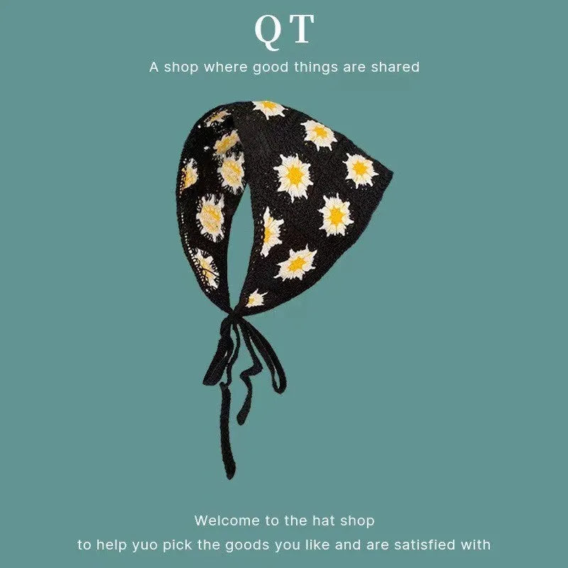 Cotton triangular headscarf with floral pattern in retro French style for women