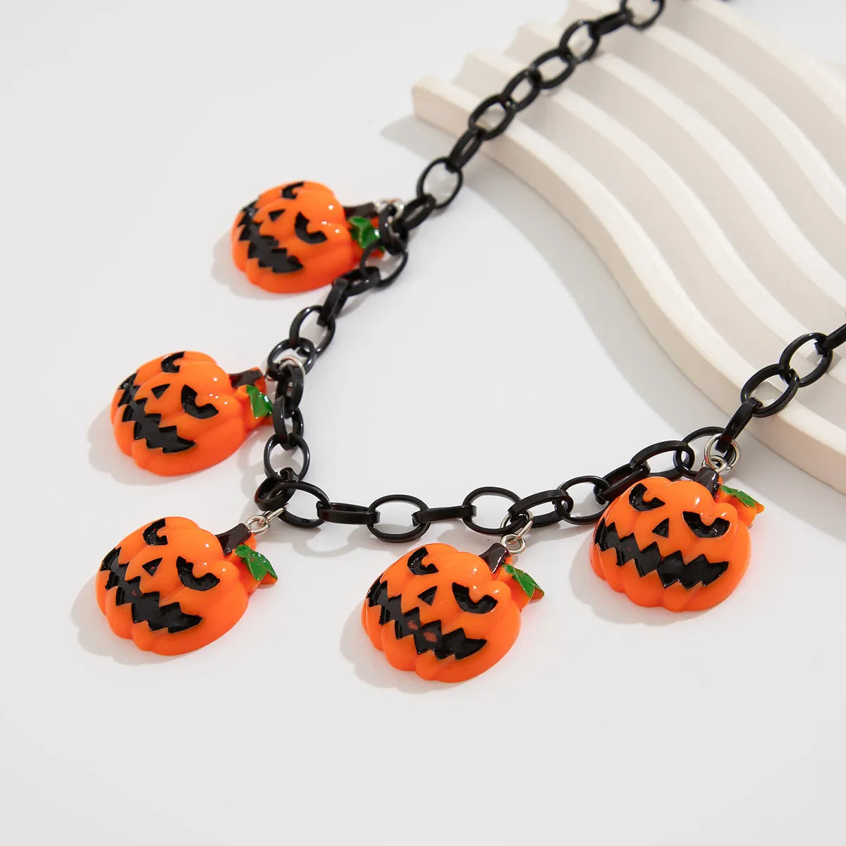 Halloween necklace with acrylic ghost and pumpkin cartoon pendant in mixed colour 06705 on regular chain