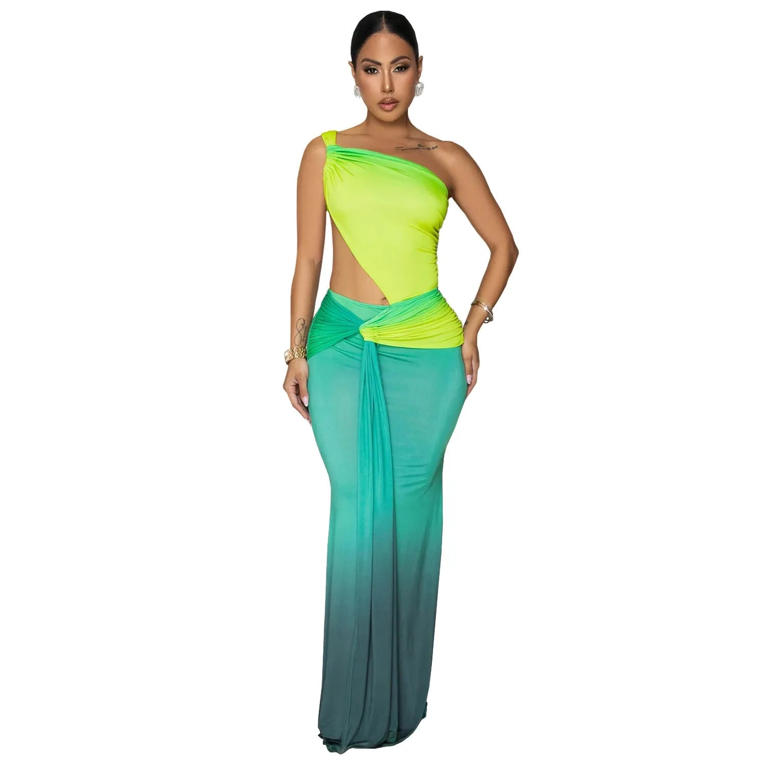 A green gradient oblique shoulder dress with a high waist and long one-step skirt.