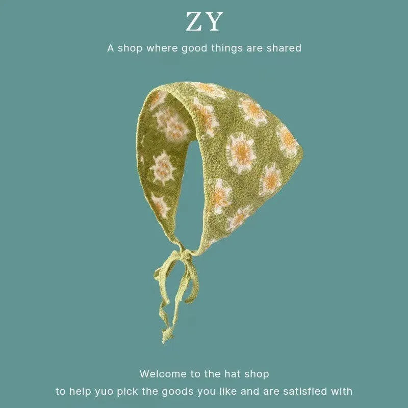 Cotton triangular headscarf with floral pattern in retro French style for women