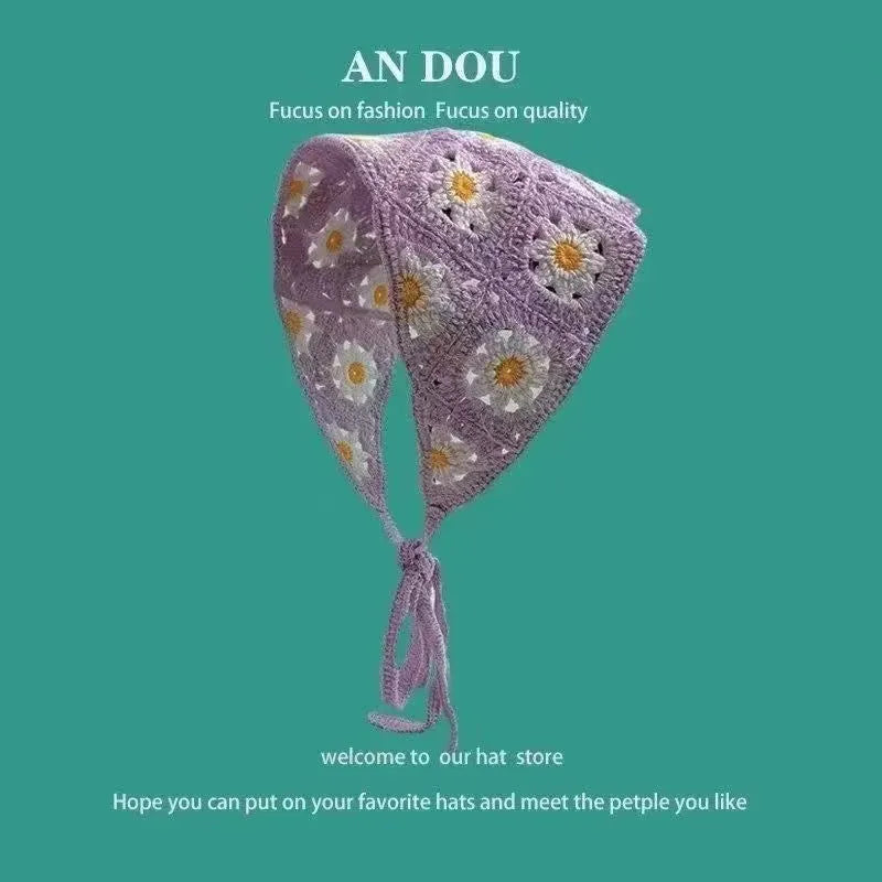 Cotton triangular headscarf with floral pattern in retro French style for women