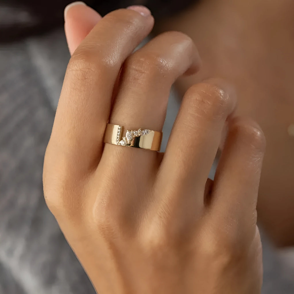 Gold electroplated copper ring with shining zircon stone available in sizes 6 to 10