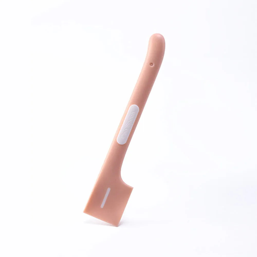 Long-handled pet feeding spoon in green colour with right-angle design for canned food