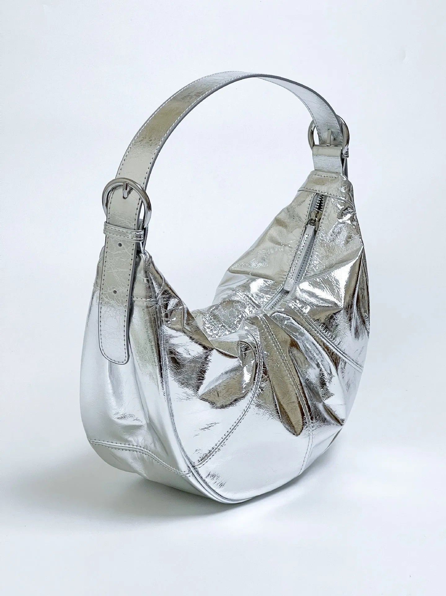 Women's dumpling-shaped shoulder bag in first layer cowhide leather with double shoulder straps