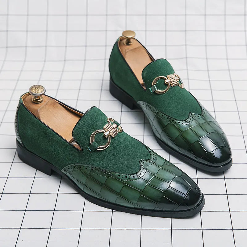 Men's black Korean style pointed toe leather shoes with low top and rubber sole.