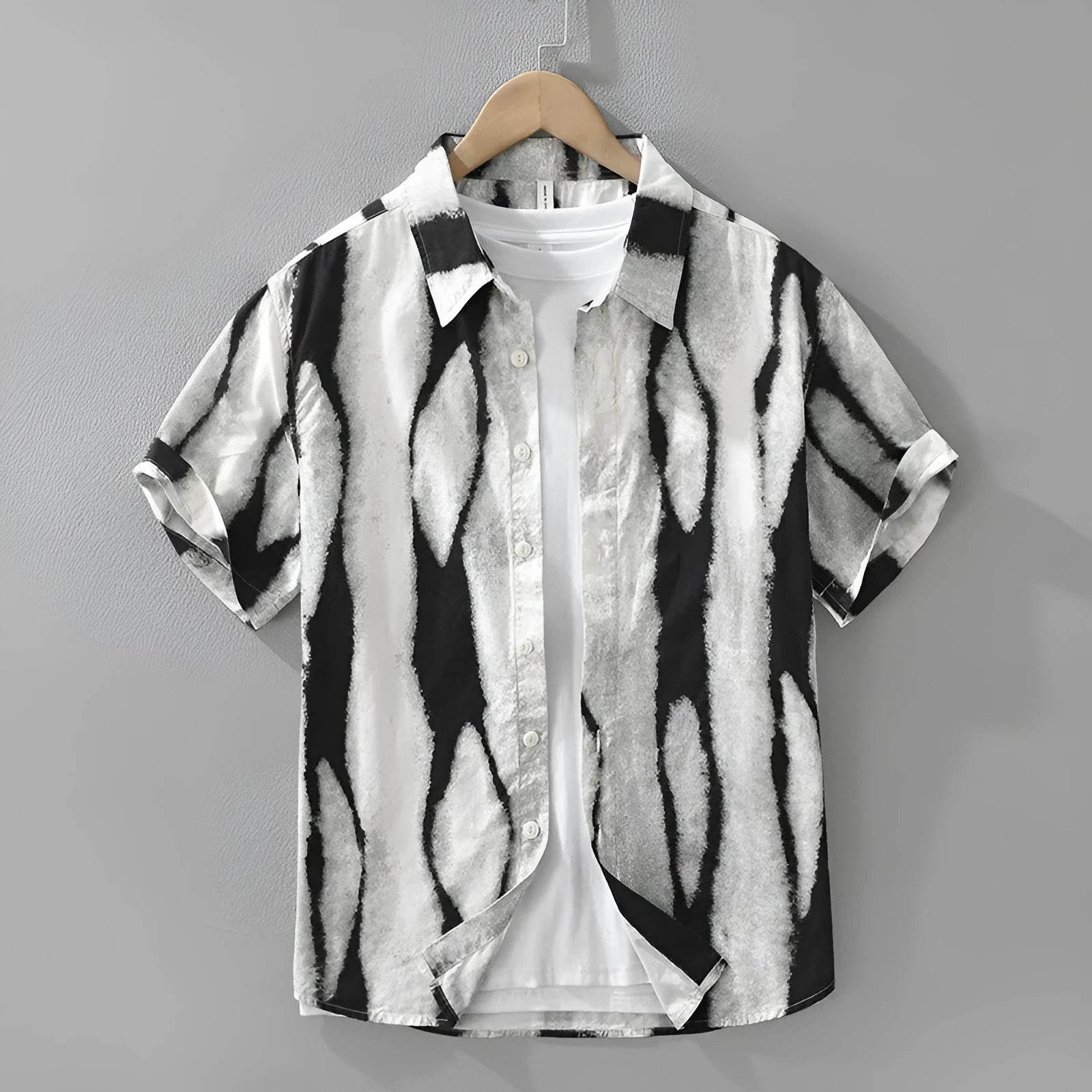 Retro striped short sleeve shirt in pure cotton fabric showing black and brown colour options