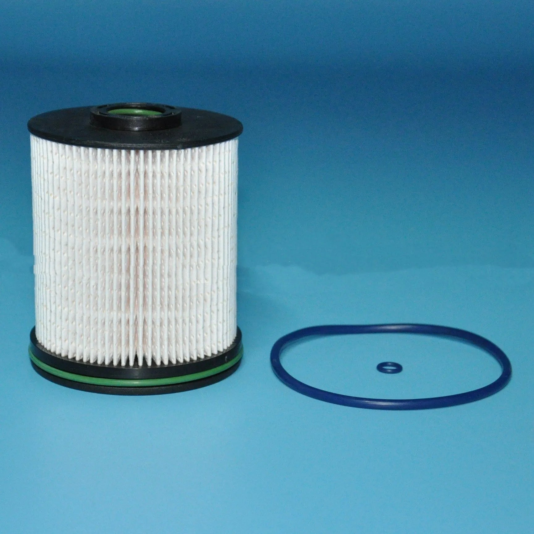 Vauxhall and Opel Astra diesel fuel filter element with gasket, 106mm tall with 88mm diameter.