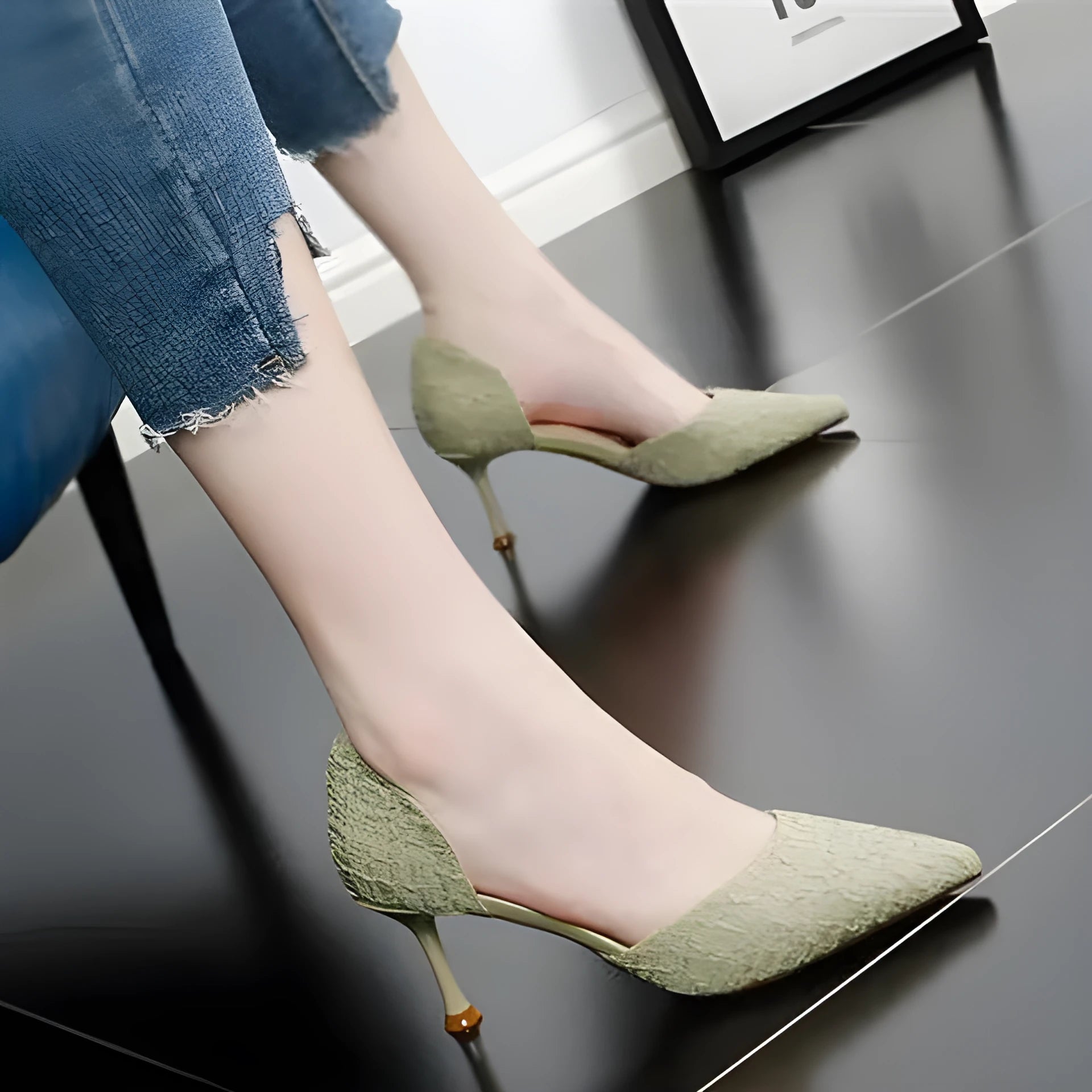 Women's black pointed-toe stiletto high heel shoes with a 6-8cm heel