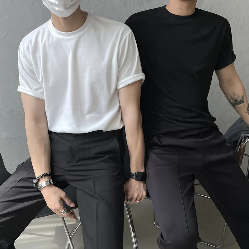 Men's slim fit cotton t-shirt in black with half-length sleeves and round neck