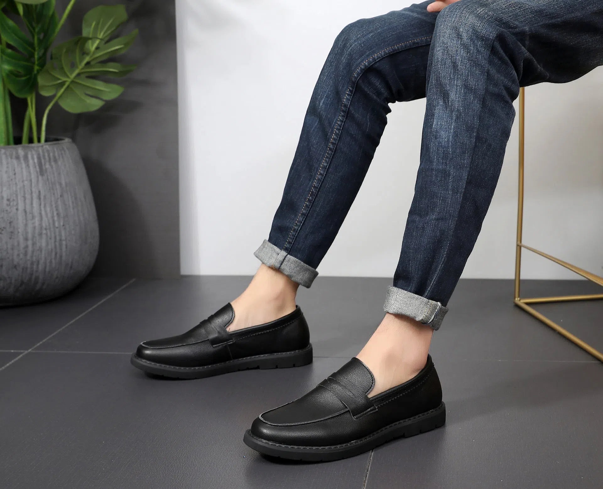 Men's casual slip-on shoes with microfiber upper, rubber sole, black tassel detailing, low top wedge heel