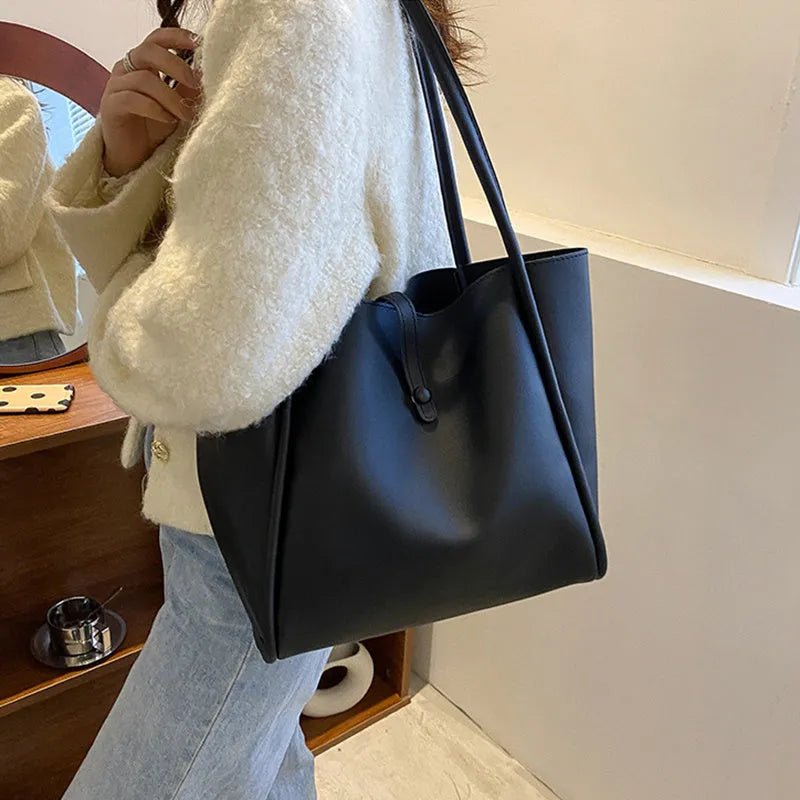 Casual large capacity solid colour PU tote bag for women with matching wallet on shoulder