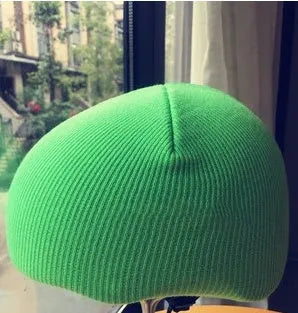 Snow helmet decorative cover for L-size helmets in various colours like fluorescent green and rose pink.