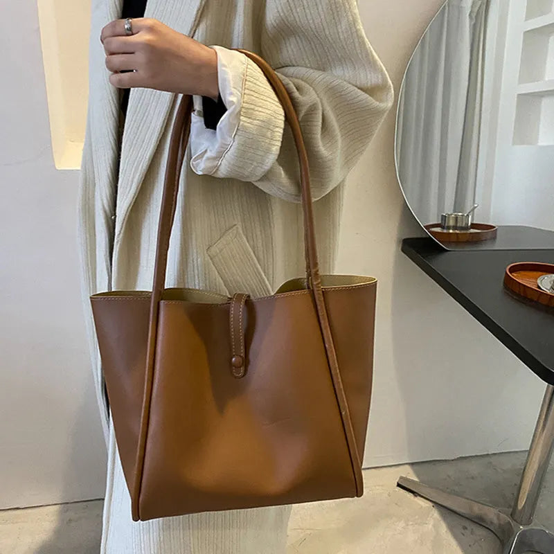 Casual large capacity solid colour PU tote bag for women with matching wallet on shoulder