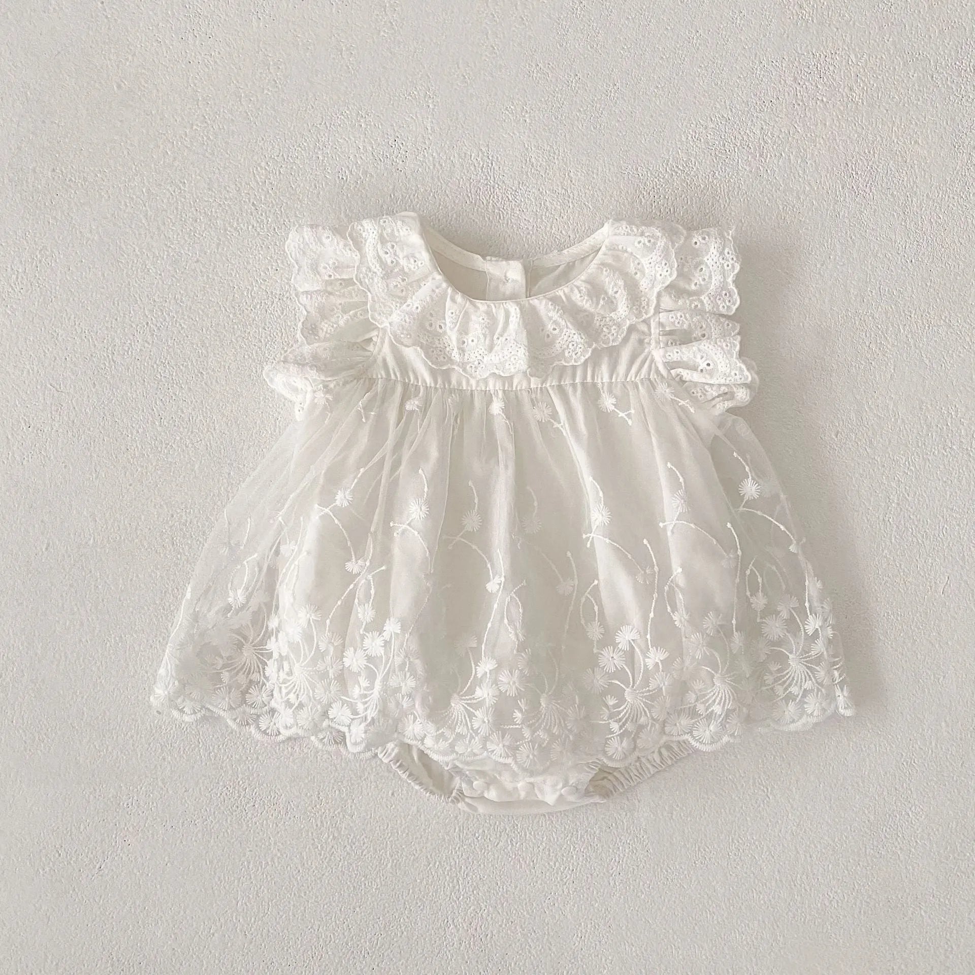 Cotton flounced sleeve triangle mesh lace jumpsuit for girls in beige