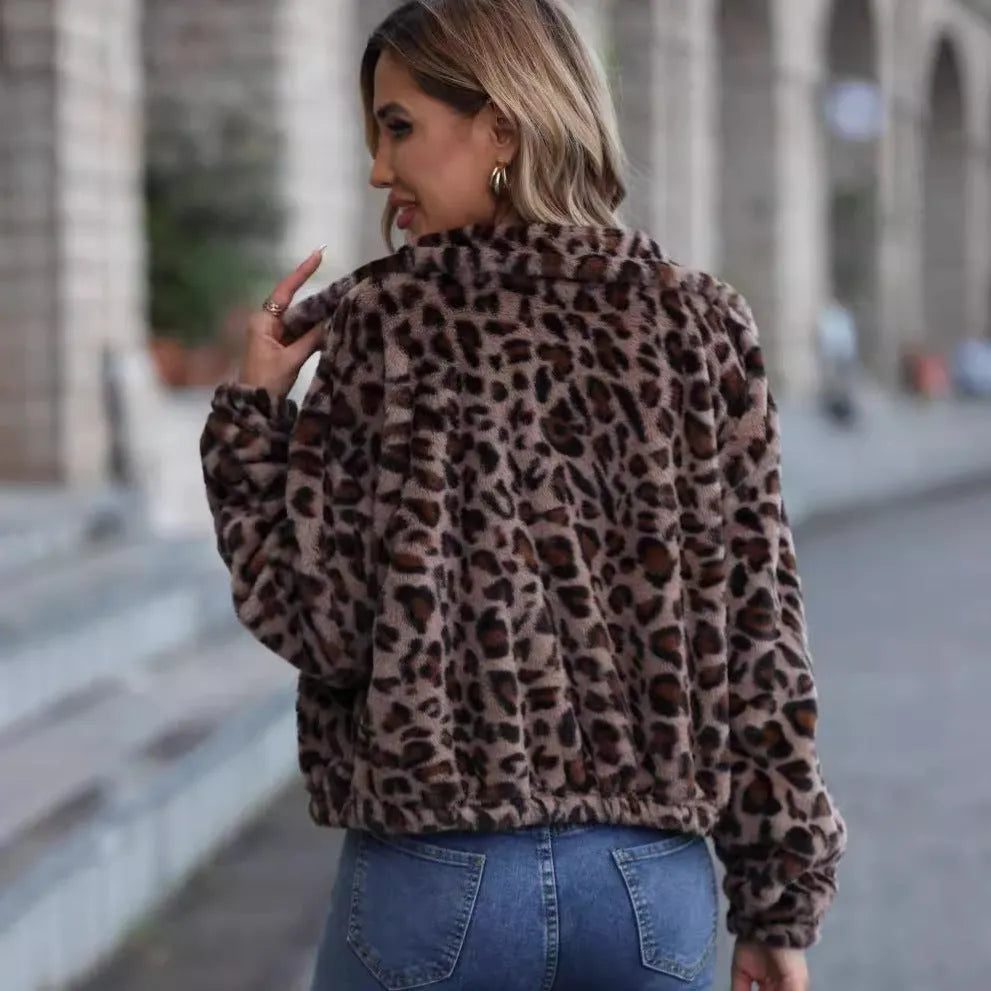 Women's loose fit leopard print plush coat with zipper and raglan sleeves for autumn and winter wear