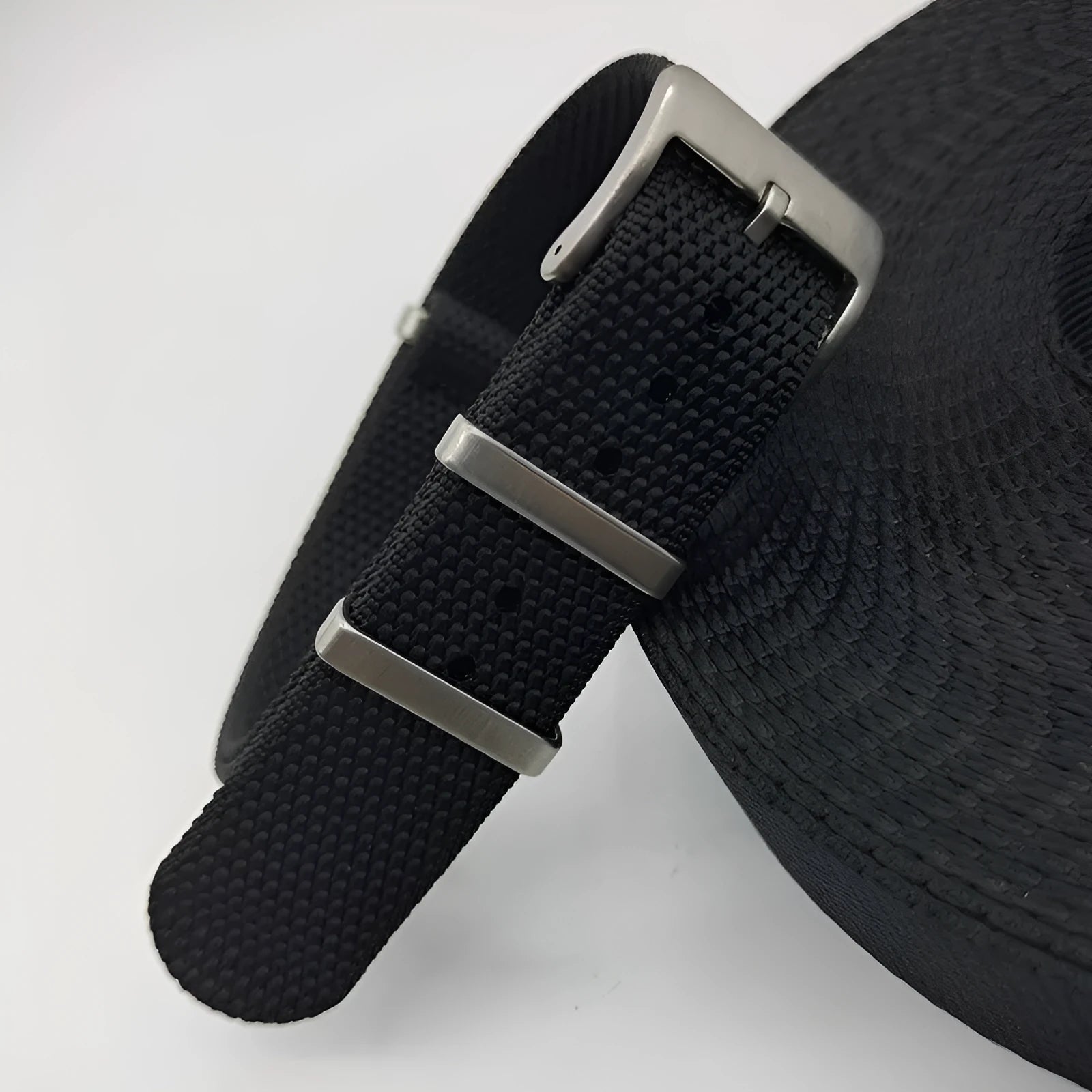 Nylon textile watch strap showing five colour options and 20mm 22mm width sizes