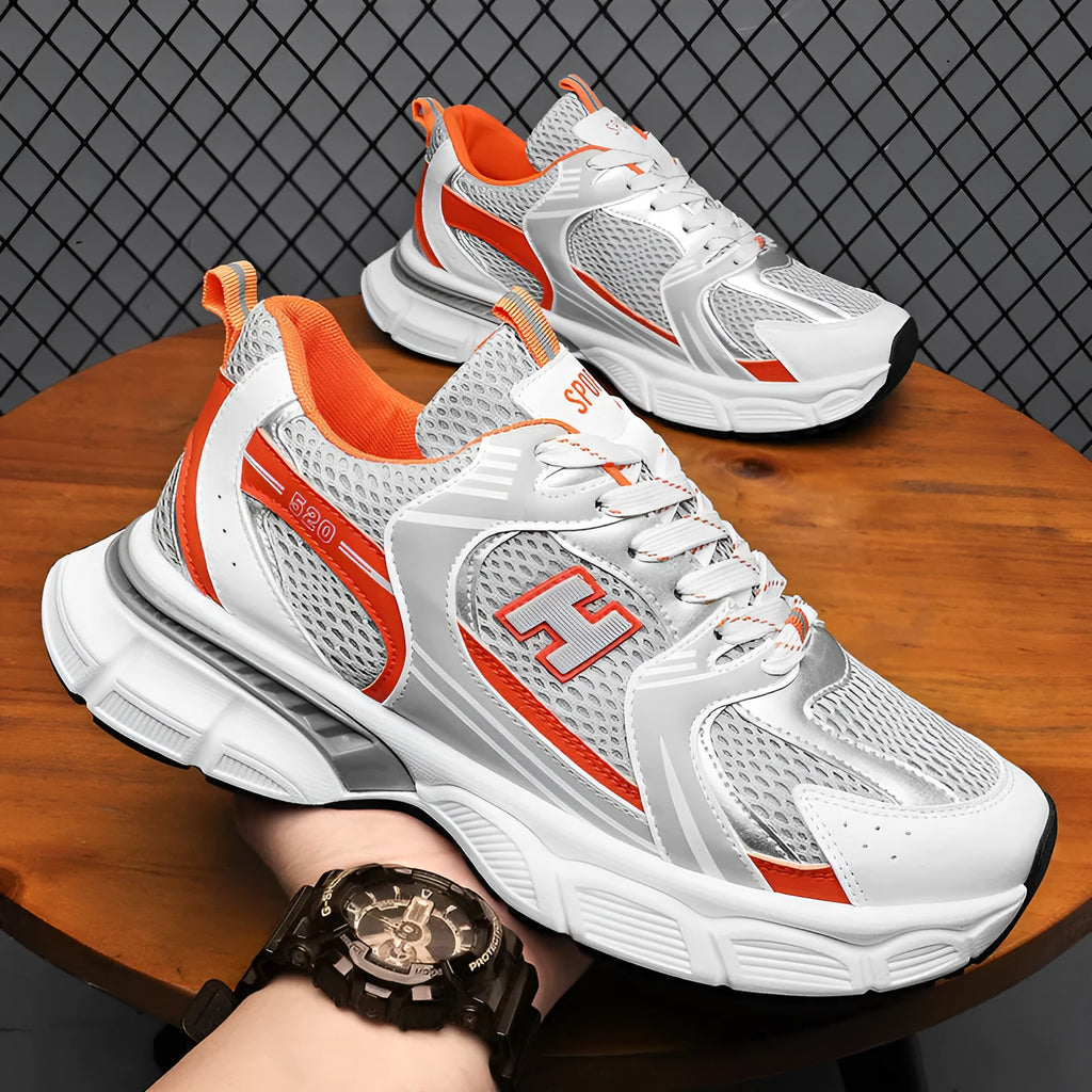 Men's solid-colour mesh running shoes with round toe and plastic sole.