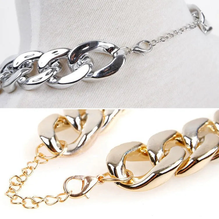Geometric twisted chain dog collar in gold colour with plastic/resin construction for small-medium pets
