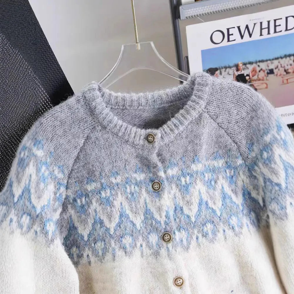 Women's contrast colour jacquard thickened sweater coat in loose fit.