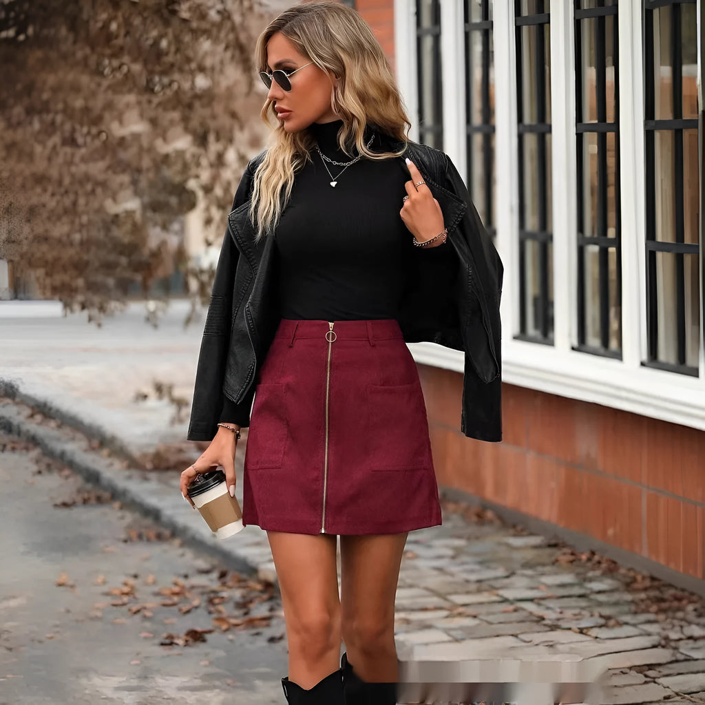 Women's high waist short skirt with stitching detail and side zipper in black colour