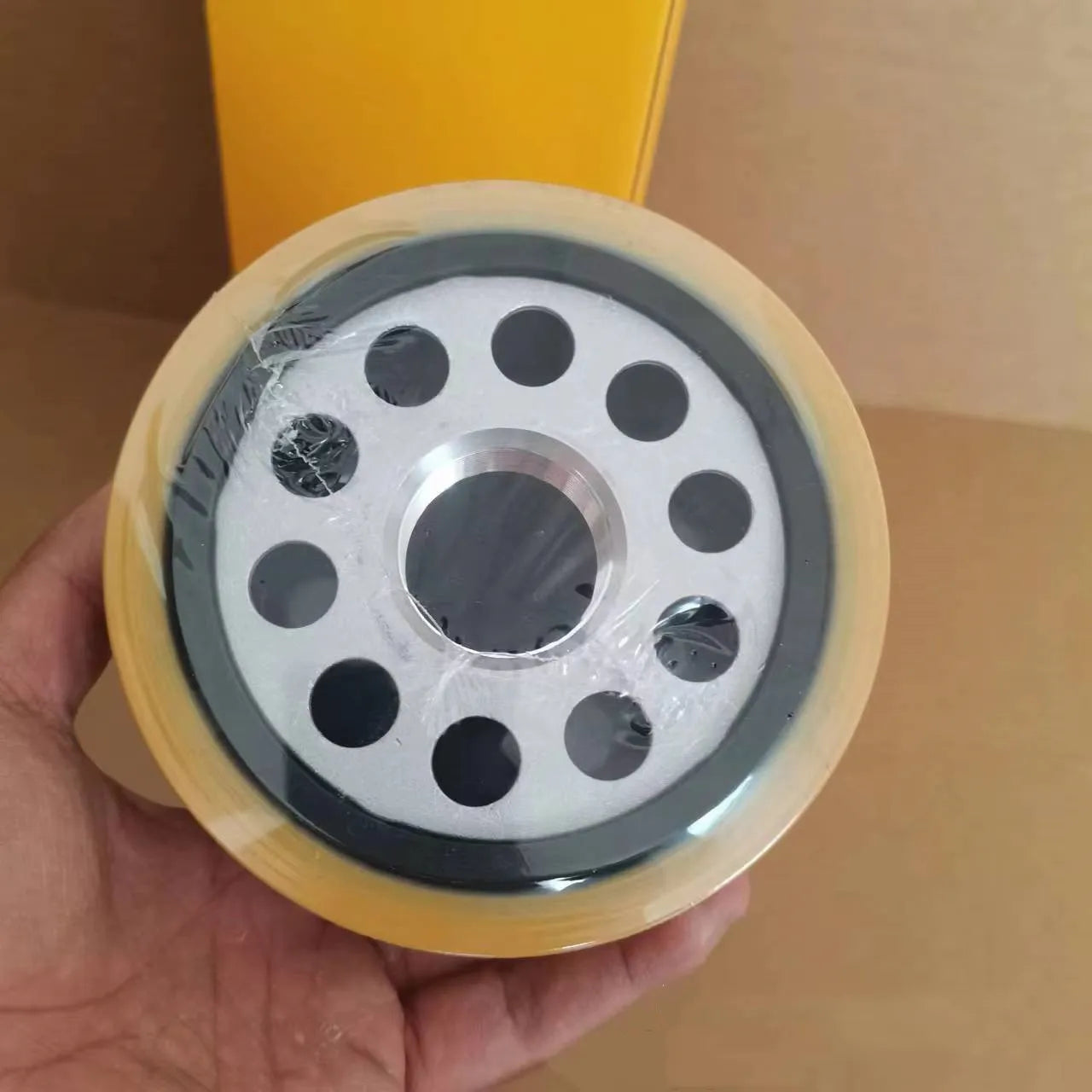 Carter 1R-1808 metal oil filter element with folded design for excavator hydraulic systems.