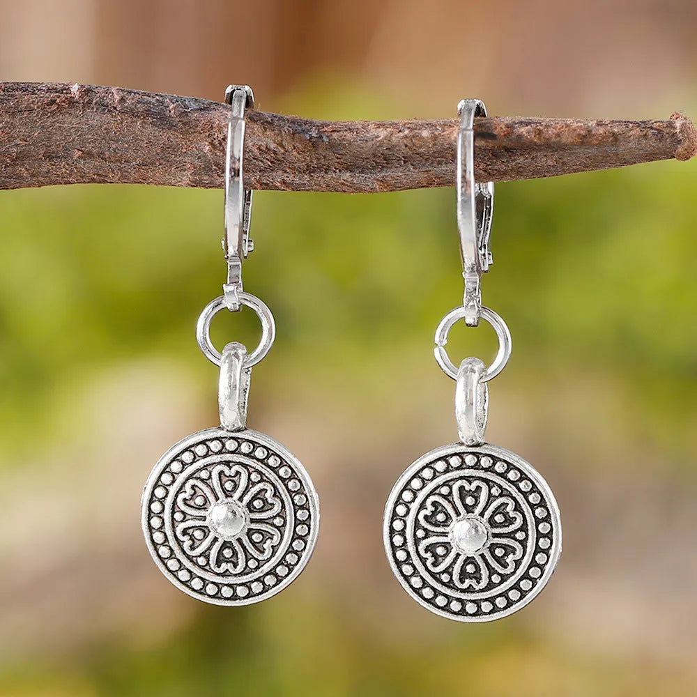 Women's bohemian retro earrings with round distressed ethnic print in zinc alloy