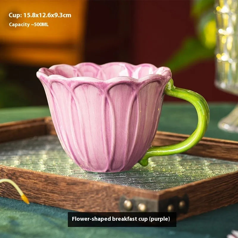 Ceramic breakfast cup with floral pattern and 500ml capacity.