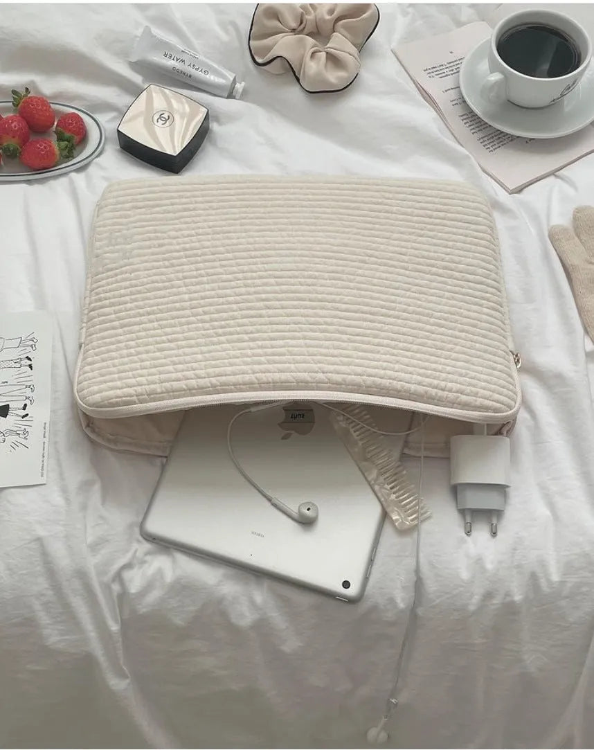 Black and white cotton cloth laptop bag for tablets with anti-seismic design and coin pocket