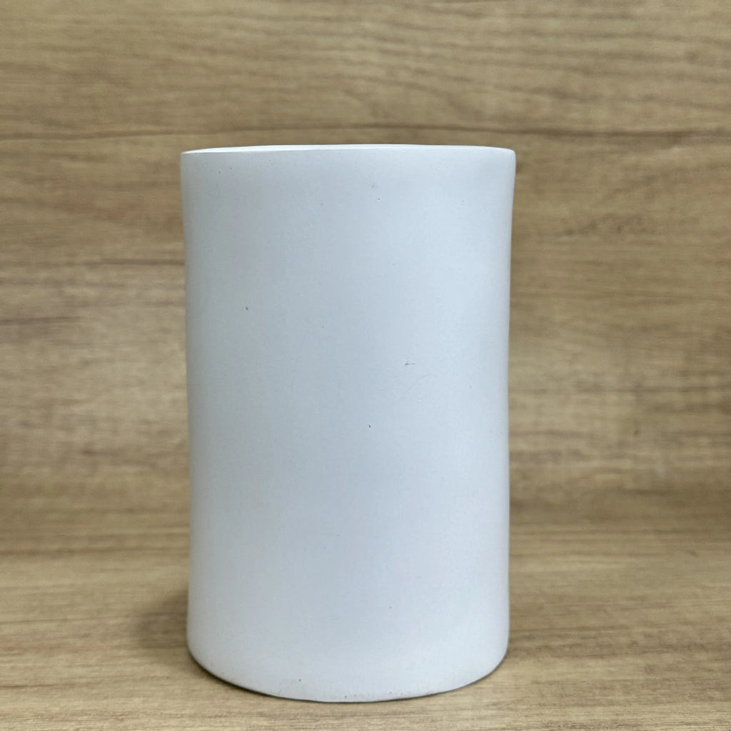 Resin tissue box cover ornament with American-style design measuring 8.5cm by 14.6cm