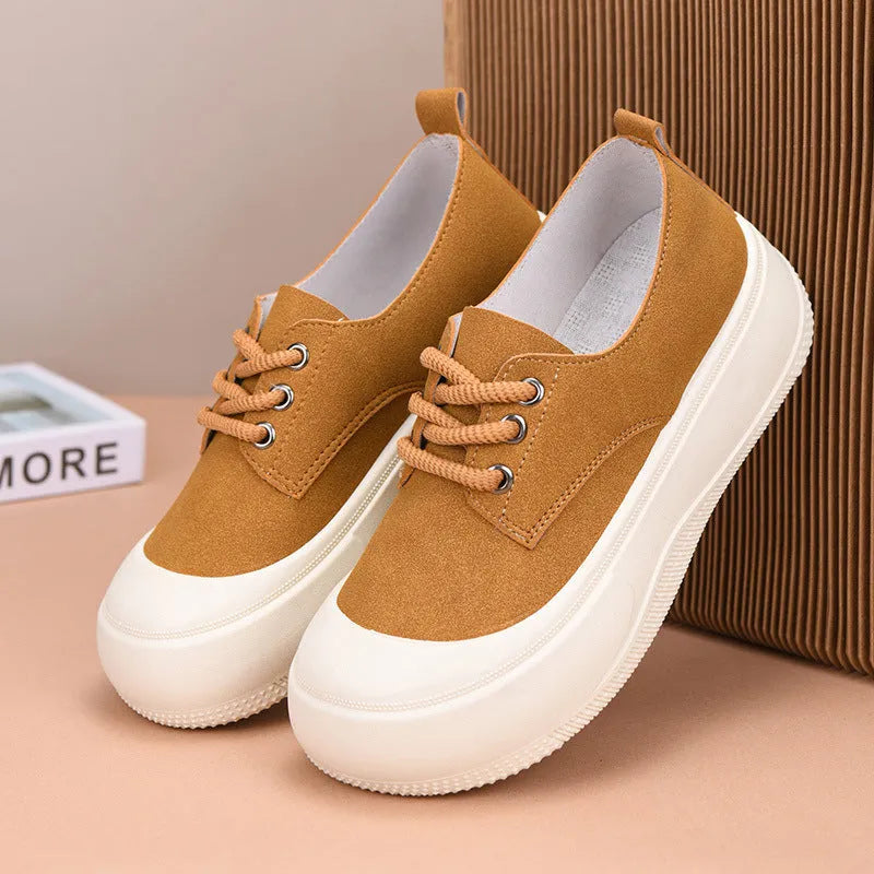 Women's camel suede platform loafers with round toe and front lace-up on a flat 4CM rubber sole.