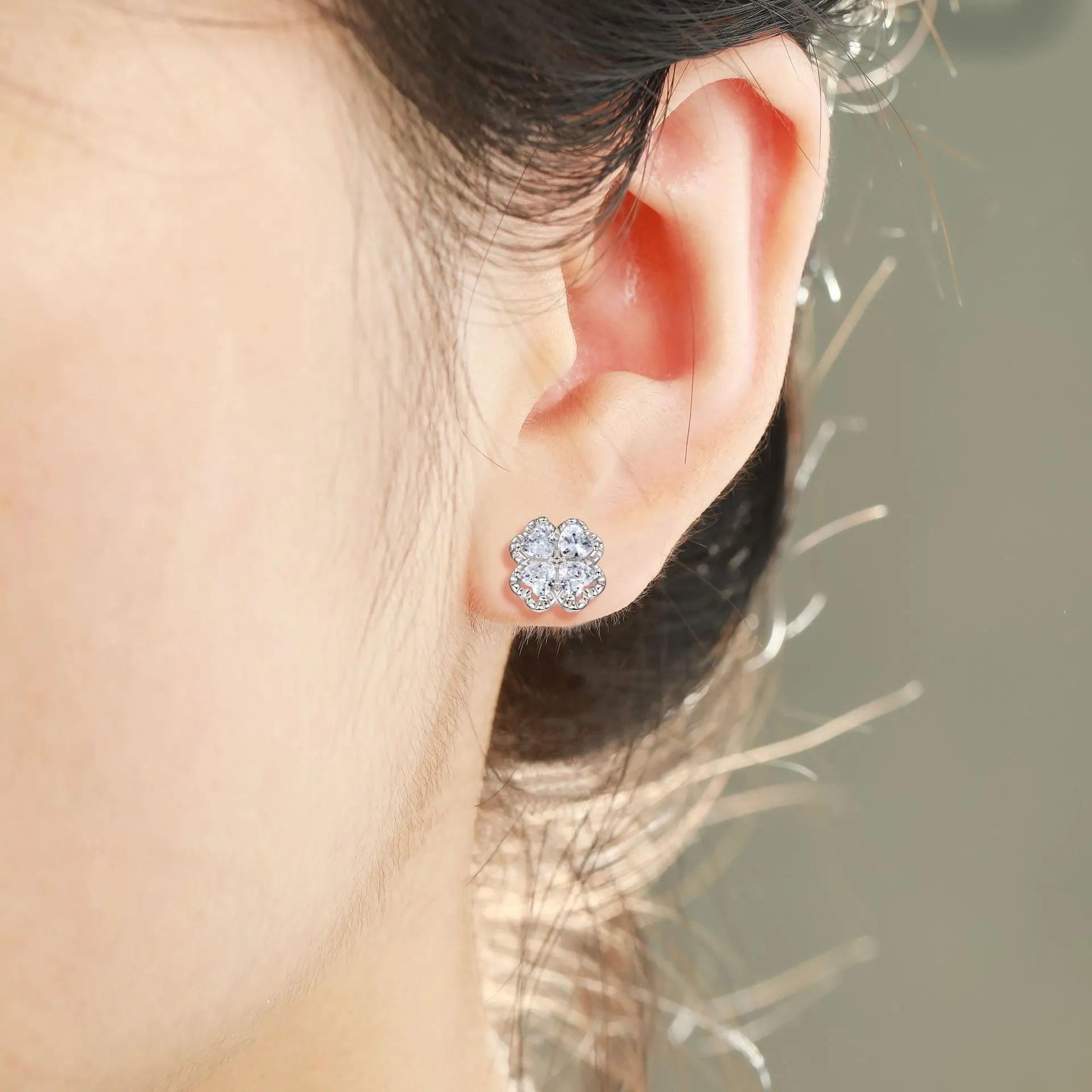 Zeng Yin 925 silver heart-shaped zircon earrings with white gold colour finish