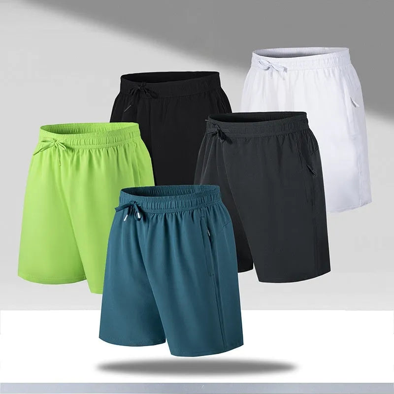 Men's loose fit quick-drying sports shorts in polyester fabric for summer activities
