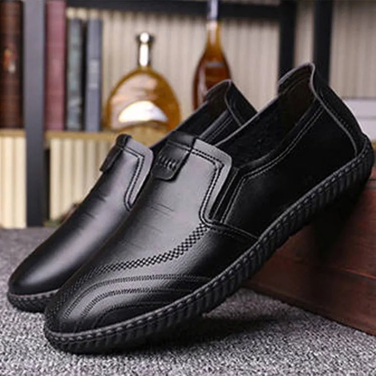 Men's casual workwear shoes in black, artificial PU leather, available in sizes 39 to 44