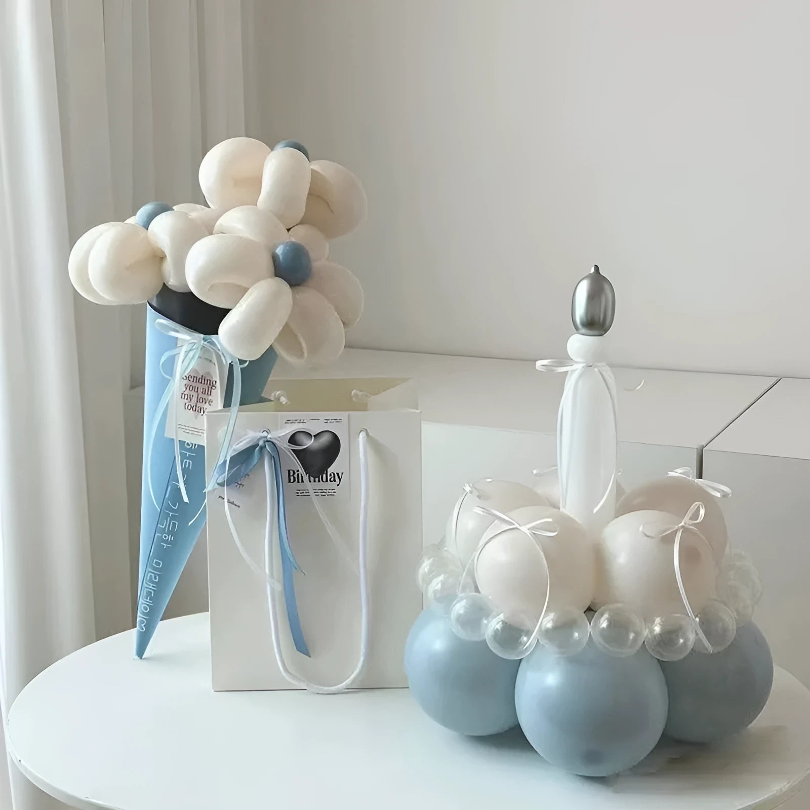 Balloon bouquet DIY kit for cake decoration with round balloons and accessories