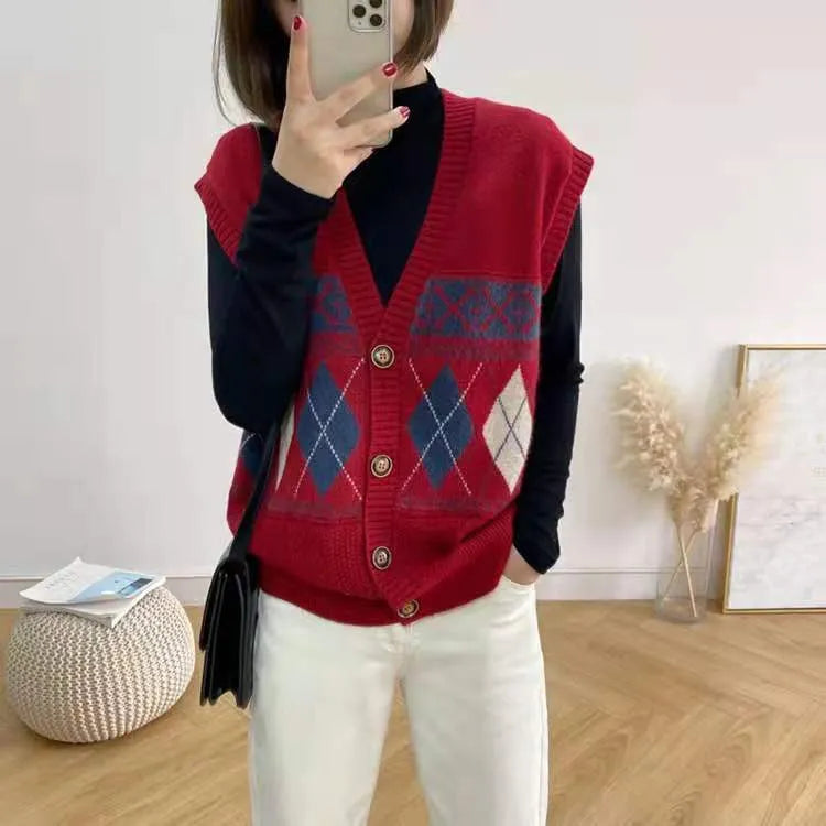 Diamond plaid sleeveless cardigan top in loose fit showing colour options