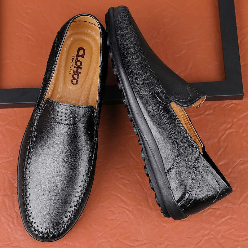 Men's cowhide leather casual shoes in business style with round toe and rubber sole