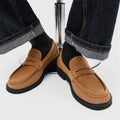 Men's and women's slip-on casual shoes in retro style, shown in available colours.